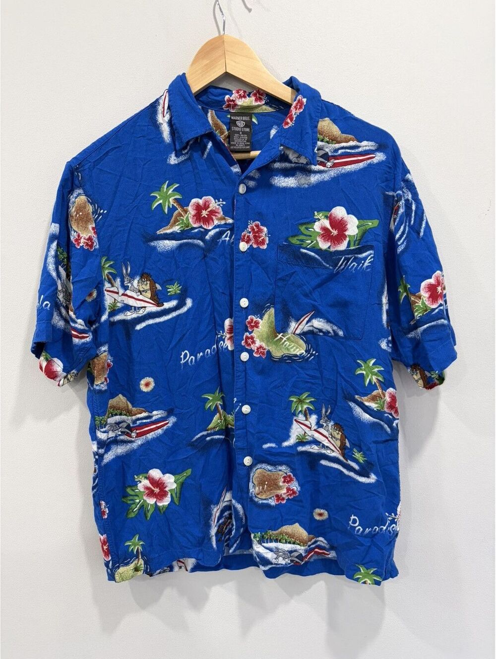 Vintage Taz Looney Tunes Bug Bunny Hawaiin Shirt button